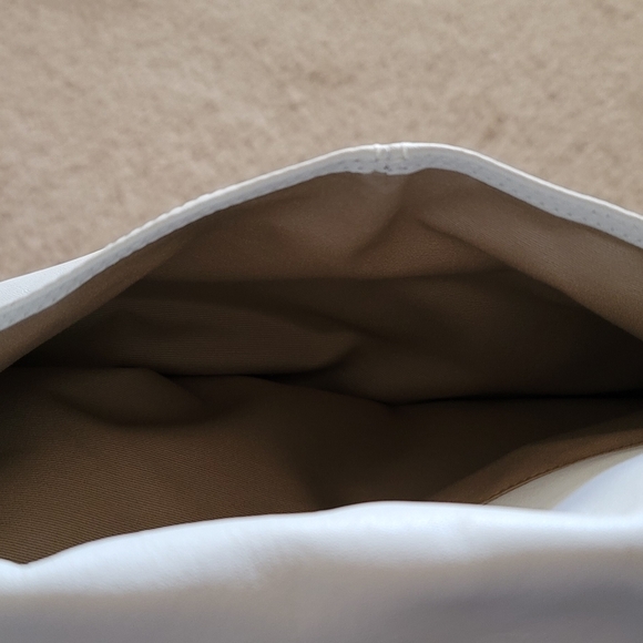 BNWT Coach #F13729 Soho White/Camel Leather Pleated Flap Bag - Picture 3 of 8